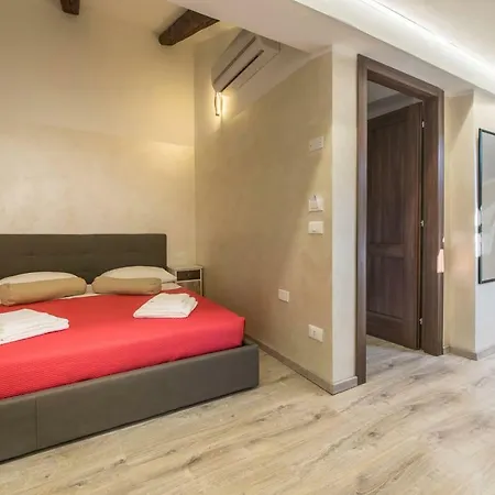 Red Lion 2* Местре